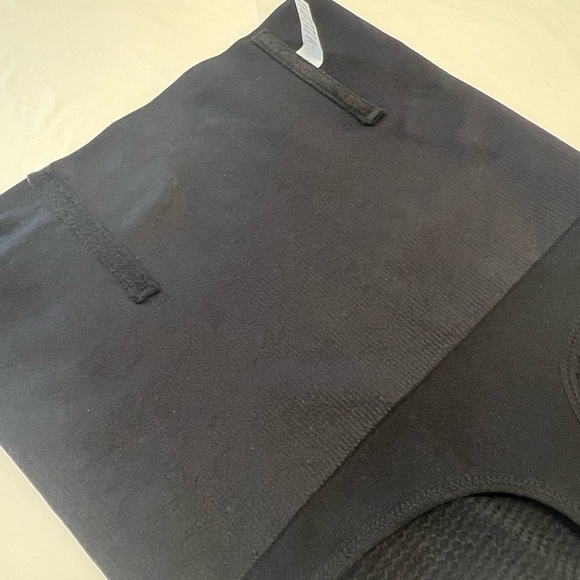 SHAPEWEAR Sculpt Core Control Shaping Thong SIZE L - Picture 3 of 8